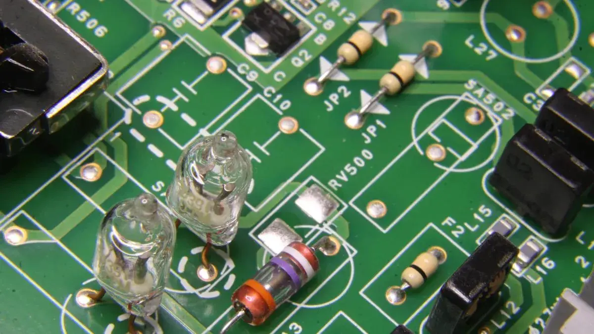 Come leggere i codici di marcatura degli induttori SMD in modo rapido e accurato