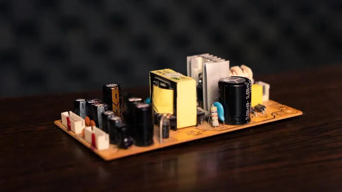 Perch&eacute; l'elettronica di potenza utilizza induttori con nucleo a barra personalizzato per applicazioni a percorso magnetico aperto